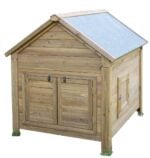 Kleintierstall mit Freilaufgehege und Sonnenschutz
